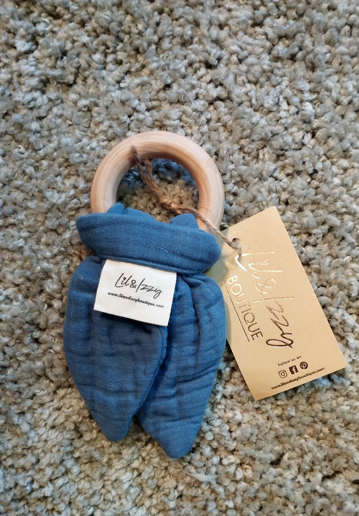 Lil&Izzy Natural Wood Bunny Ring